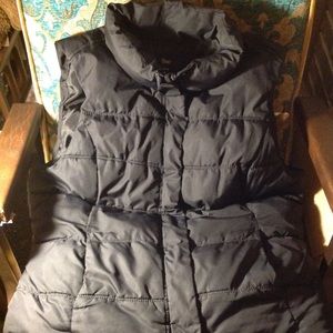 SOLD--Black gap Puffy vest